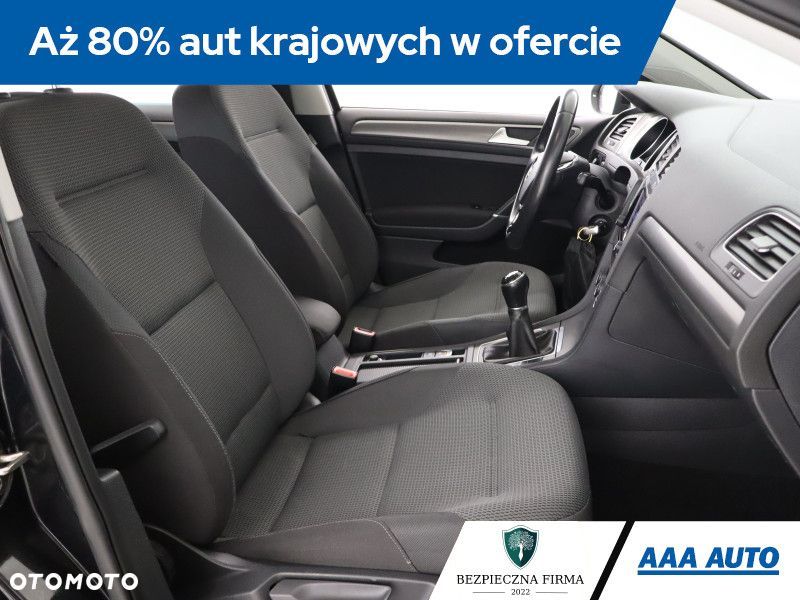 Volkswagen Golf - 11