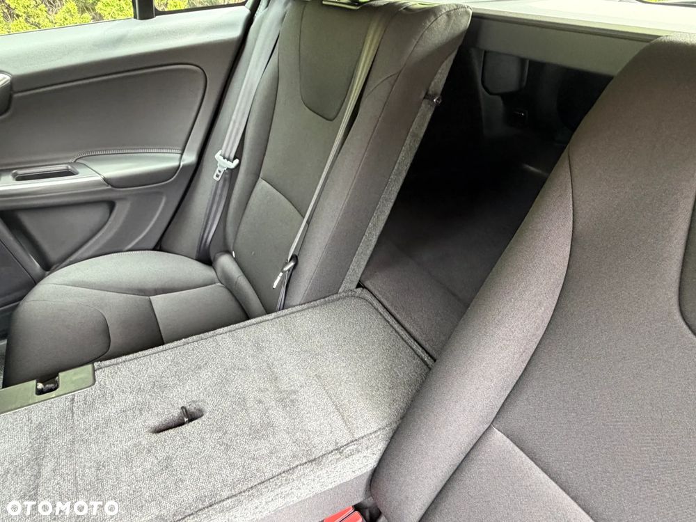 Volvo V60 D2 Geartronic Summum - 30