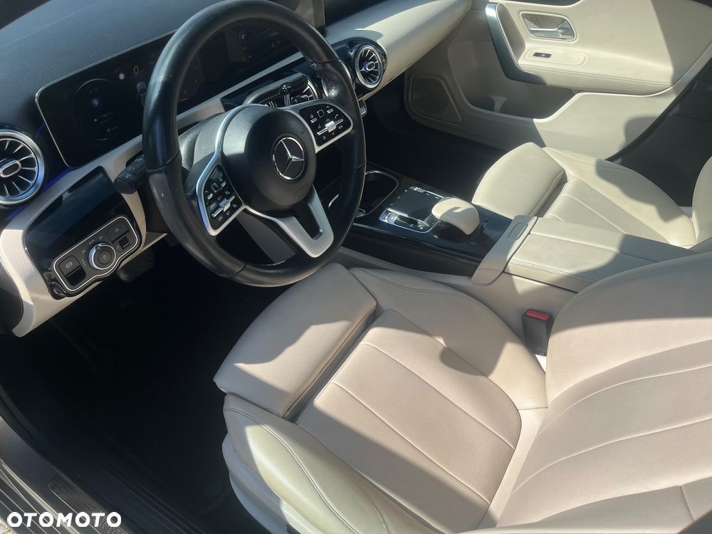 Mercedes-Benz Klasa A 220 4-Matic Progressive 7G-DCT - 6