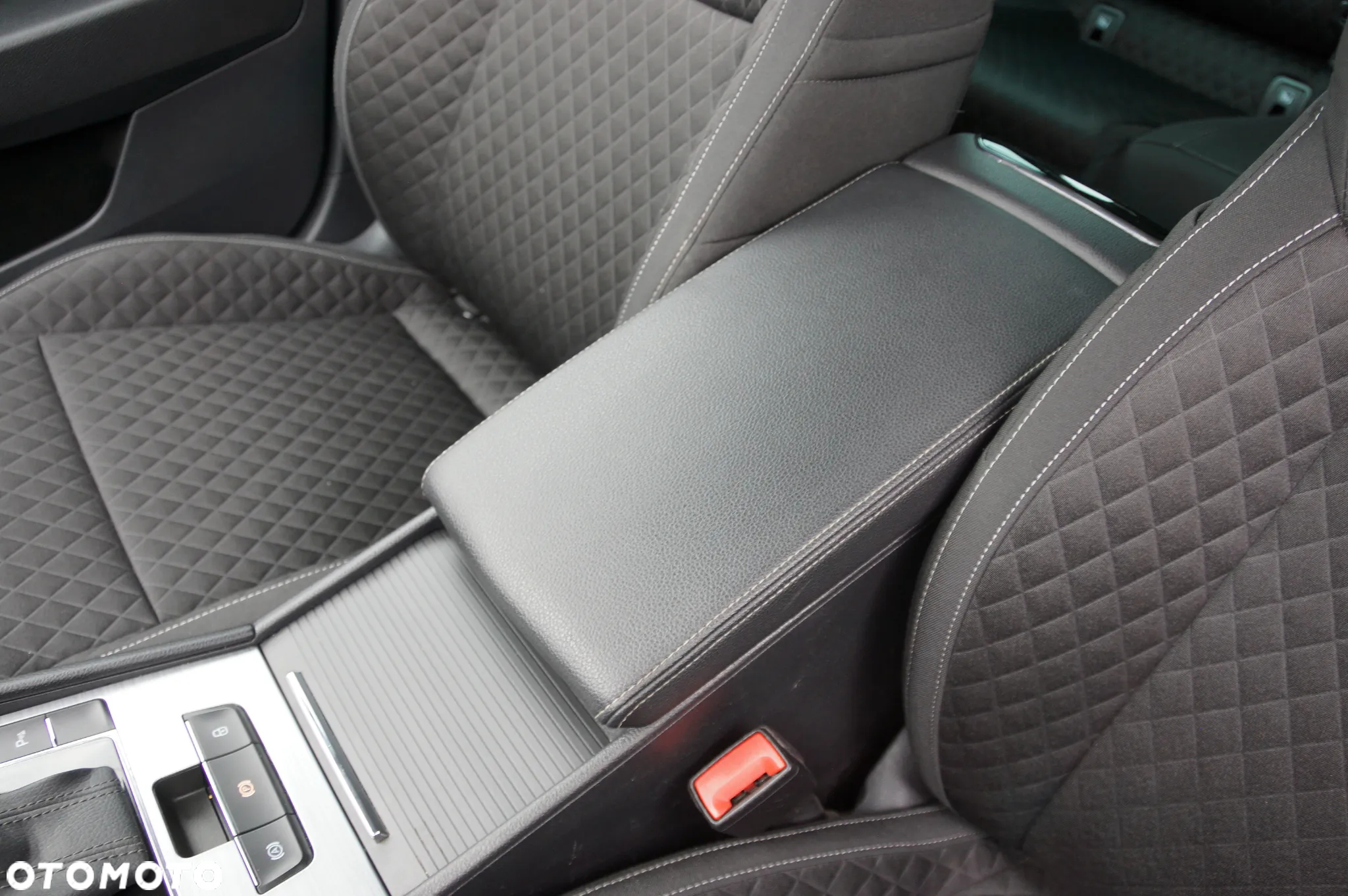 Skoda Superb 2.0 TDI Ambition DSG - 21