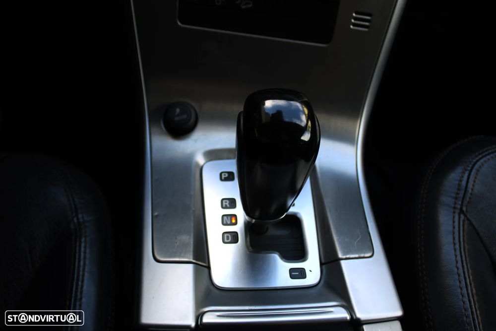 Volvo XC 60 D5 Momentum Geartronic - 43