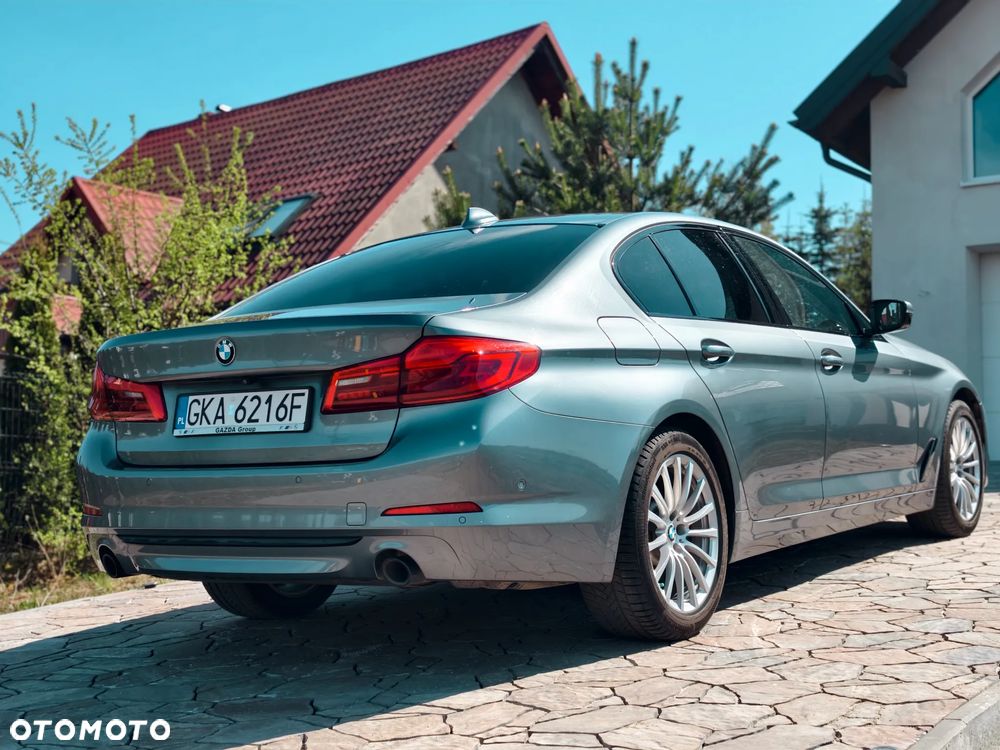 BMW Seria 5 530i GPF xDrive Sport Line sport - 8