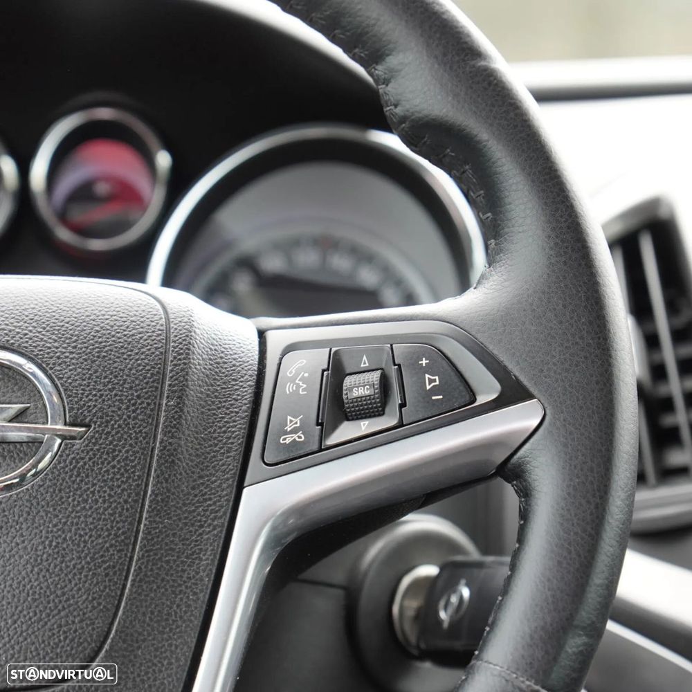 Opel Astra Caravan - 21