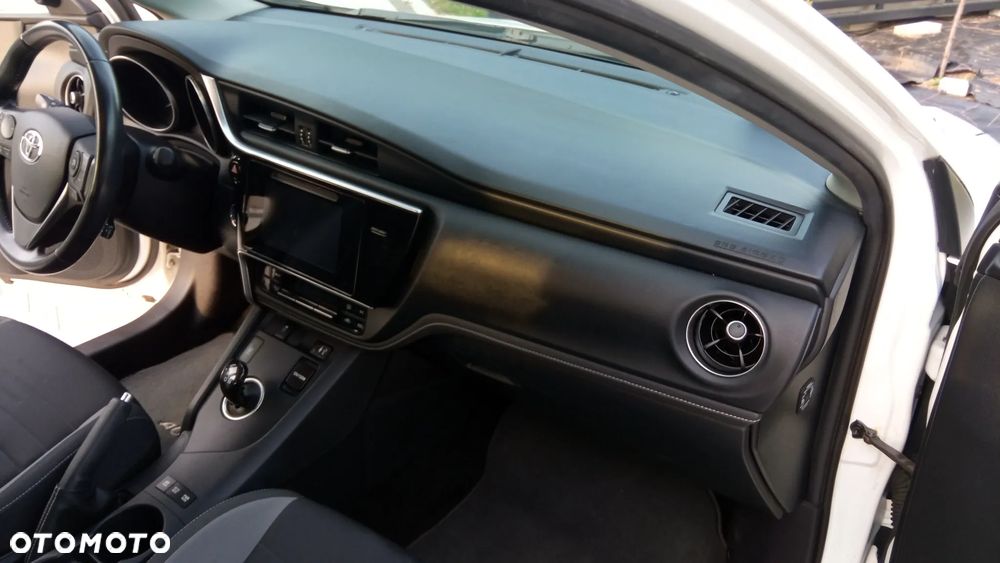 Toyota Auris Hybrid 135 Premium - 21