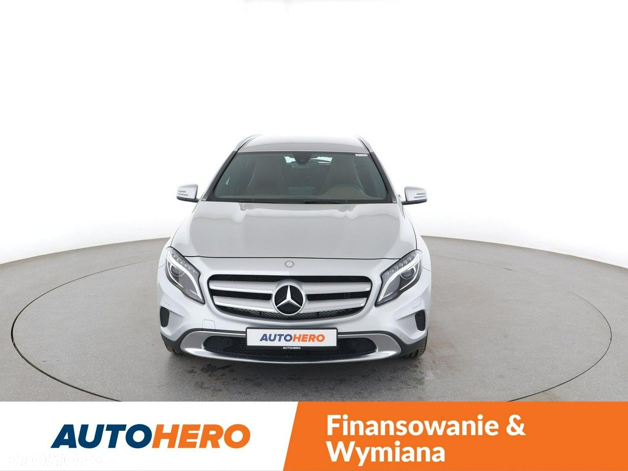 Mercedes-Benz GLA 250 4Matic 7G-DCT - 11