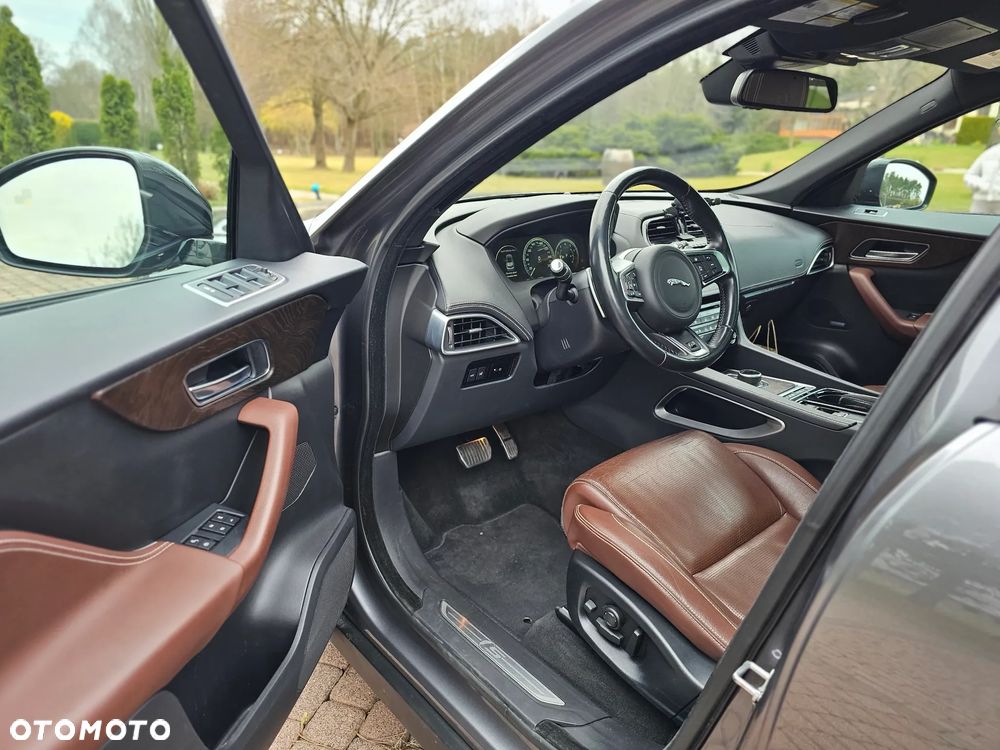 Jaguar F-Pace S AWD - 12