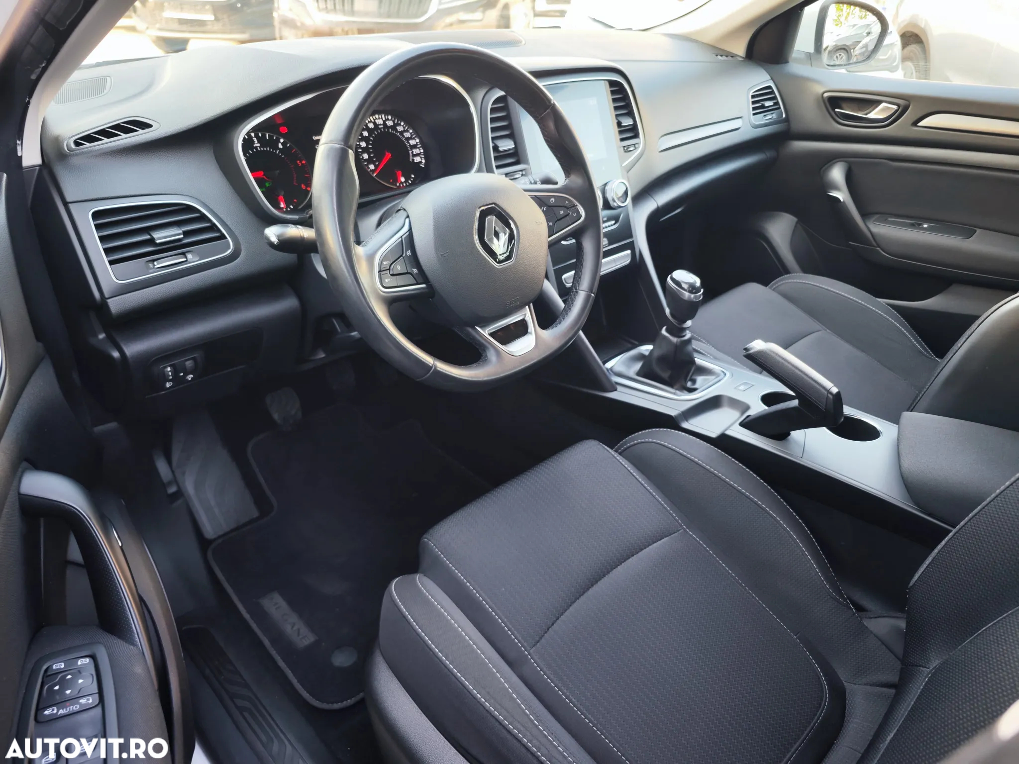 Renault Megane Grandtour BLUE dCi 115 BUSINESS EDITION - 9