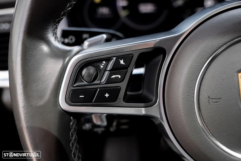 Porsche Panamera 4 E-Hybrid Platinum Edition - 10