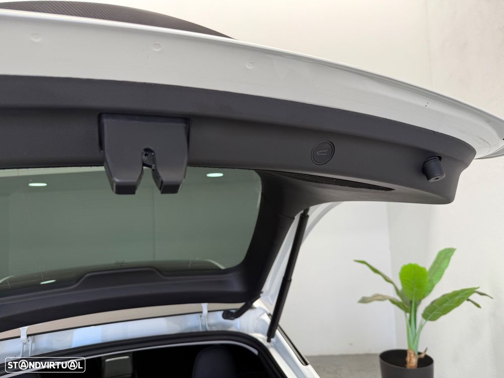 Tesla Model Y Performance Dual Motor AWD - 14