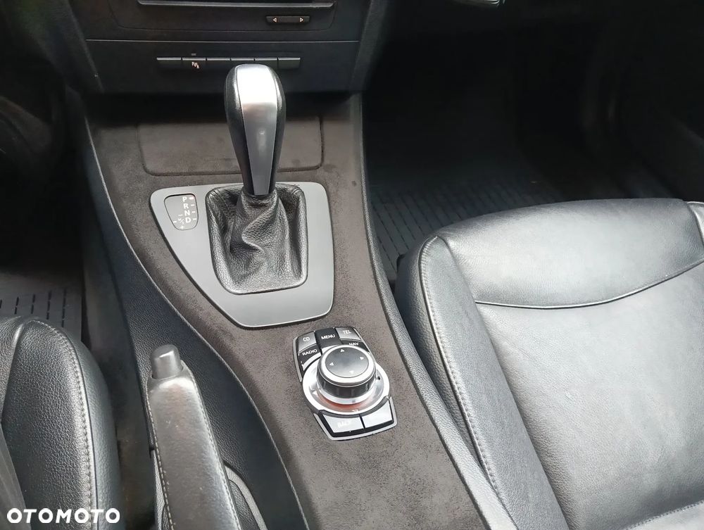 BMW Seria 3 318d DPF Touring - 27
