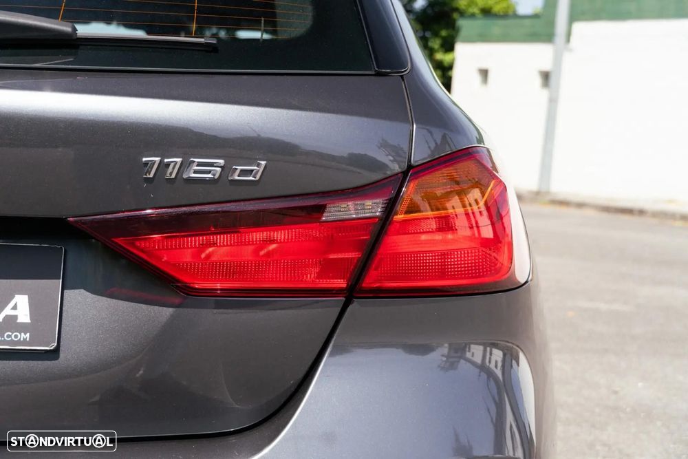 BMW 116 d Line Luxury - 35