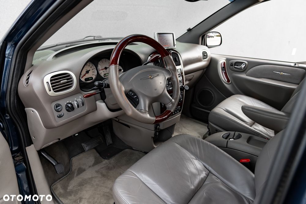 Chrysler Grand Voyager - 15