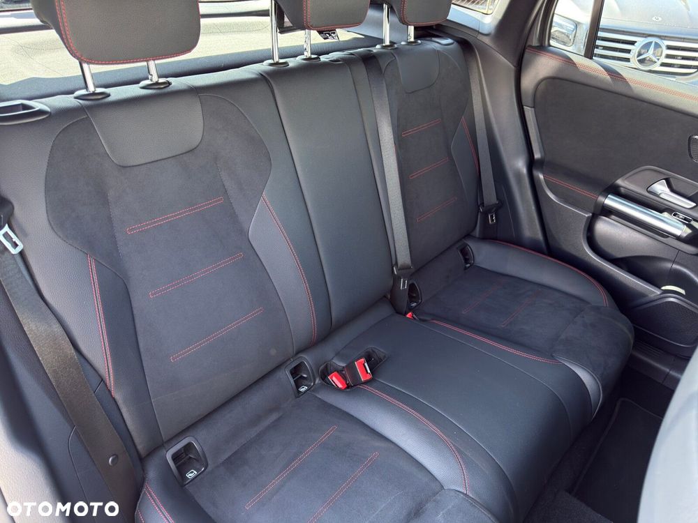 Mercedes-Benz GLA 200 d AMG Line - 33