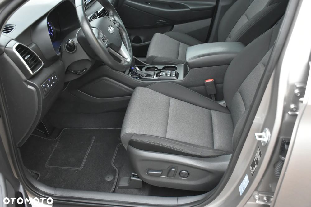 Hyundai Tucson 2.0 CRDI 4WD Automatik Premium - 26