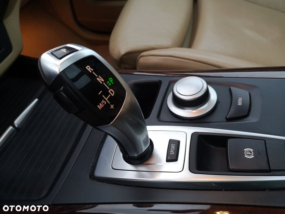 BMW X5 4.8i xDrive - 22