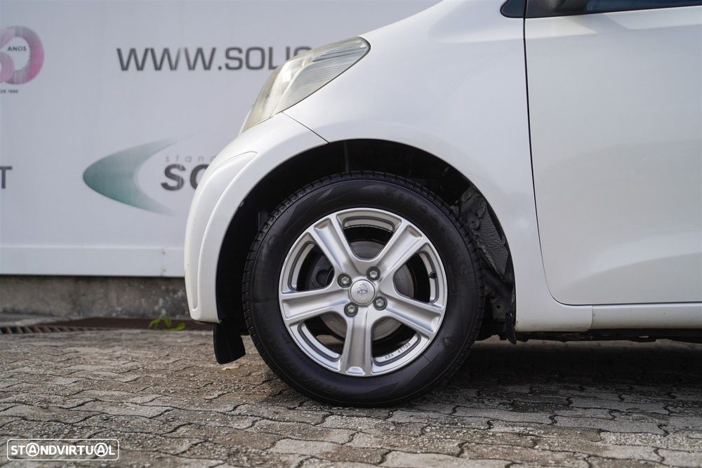 Toyota iQ 1.0 VVT-i Essential+AC - 11