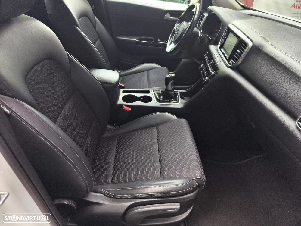 Kia Sportage 1.6 CRDI ISG Urban - 17