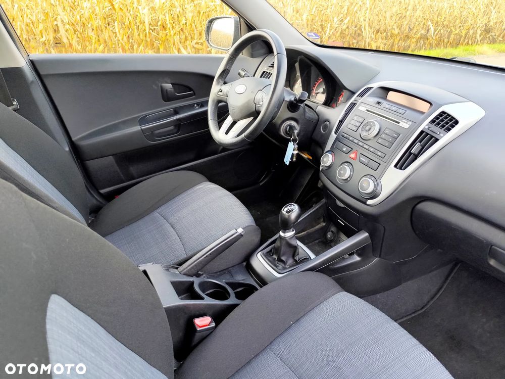 Kia Ceed 1.4 CVVT Attract - 7