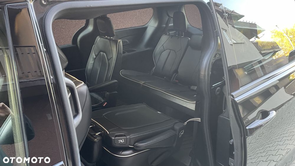 Chrysler Pacifica - 24