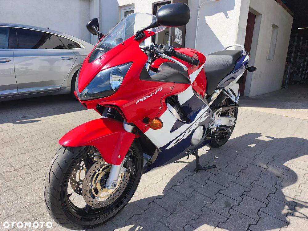 Honda CBR - 3