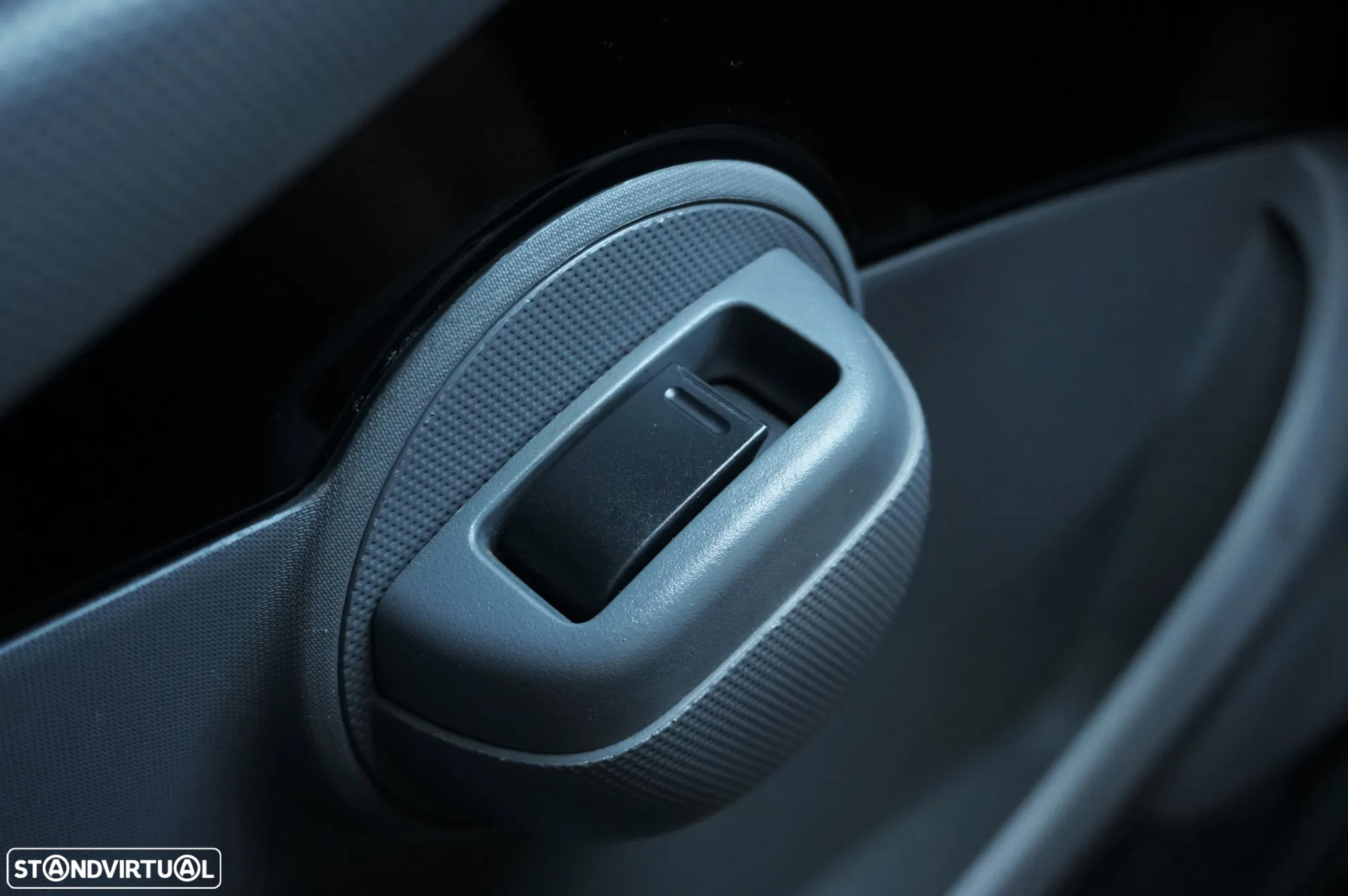 Peugeot 107 1.0 Trendy - 24