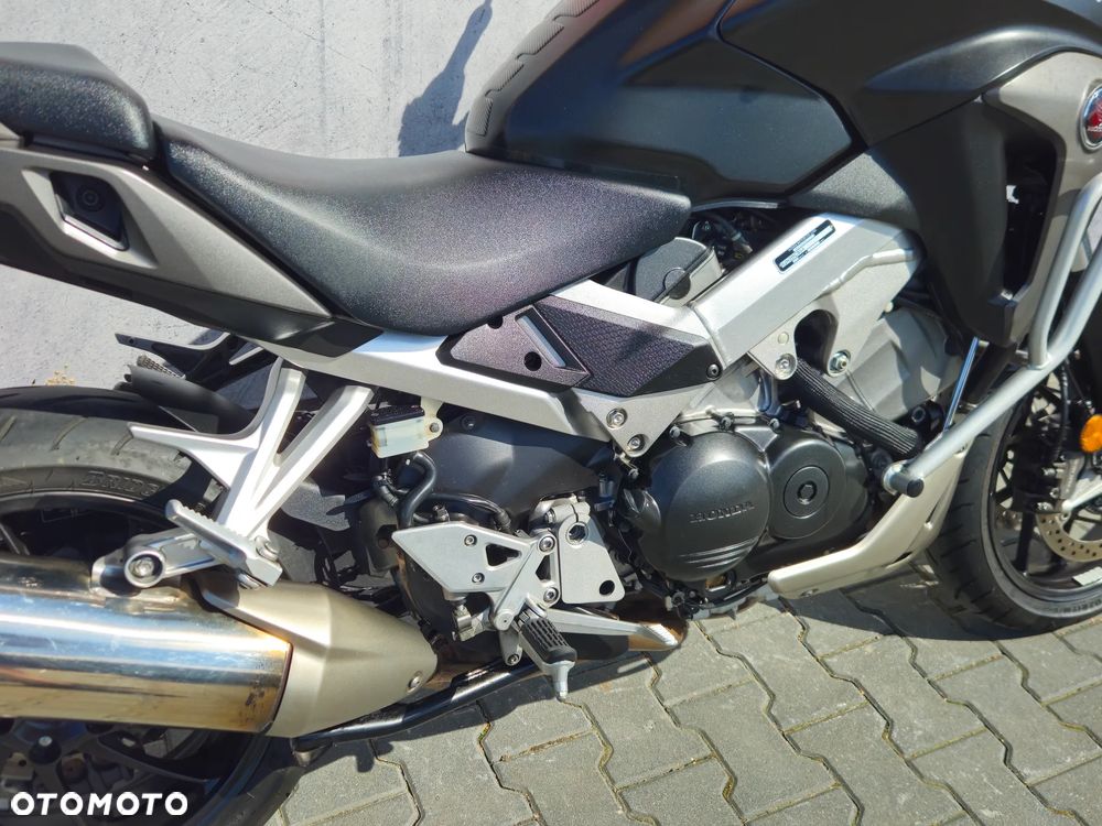 Honda VFR - 24