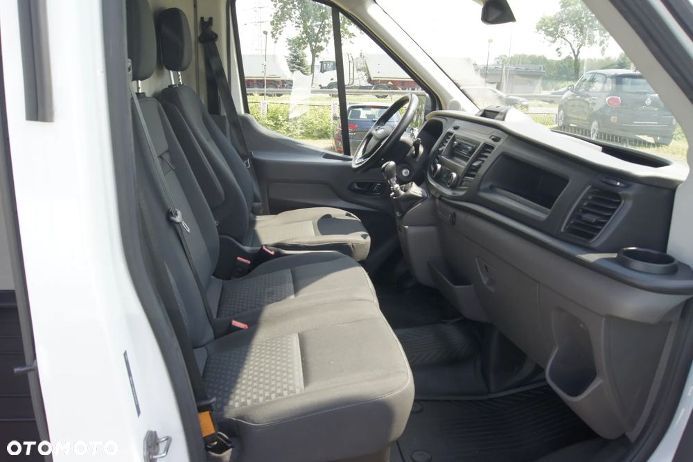 Ford Transit - 12