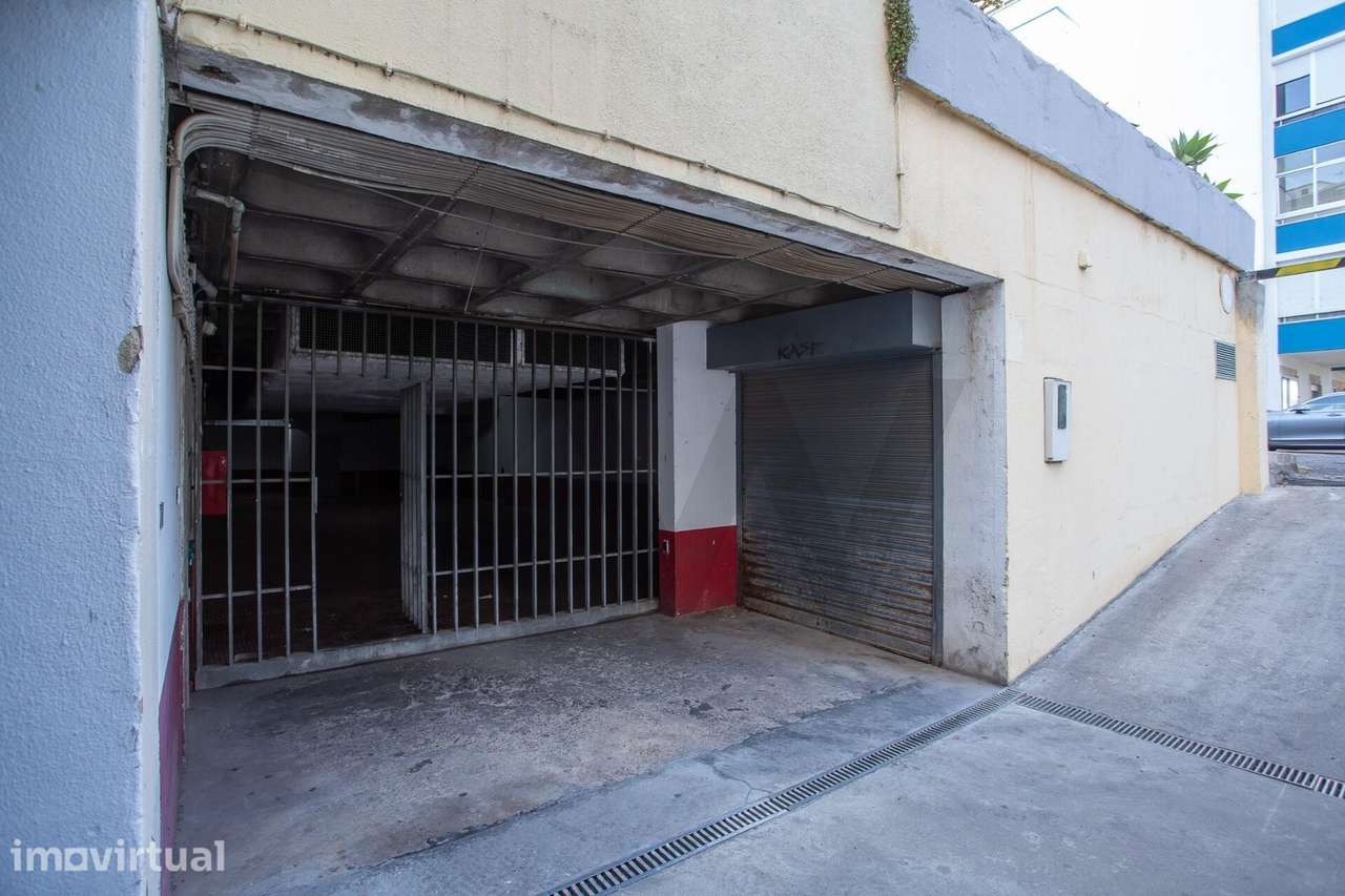 Garagem com 1500m2 em Estoril Cascais - Grande imagem: 2/3