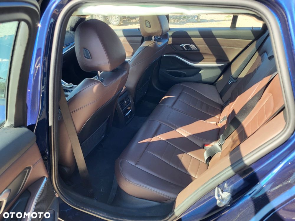BMW Seria 3 M340d xDrive - 24