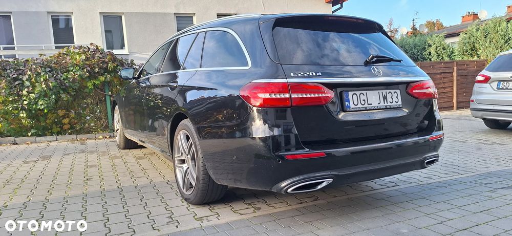 Mercedes-Benz Klasa E 220 d 4Matic T 9G-TRONIC Exclusive - 20