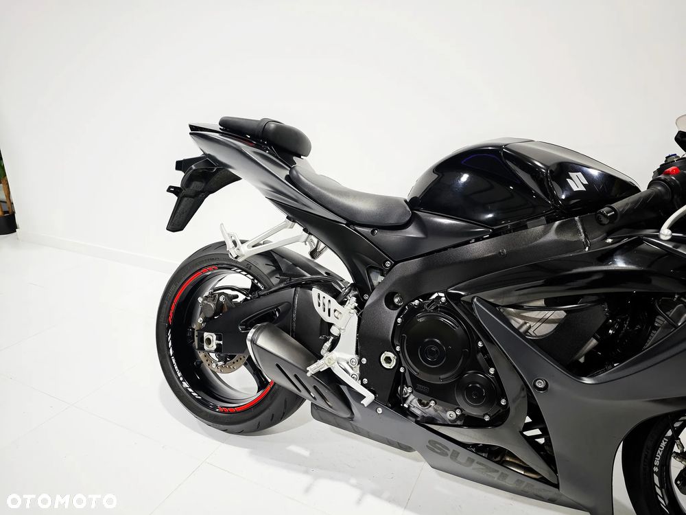 Suzuki GSX-R - 7