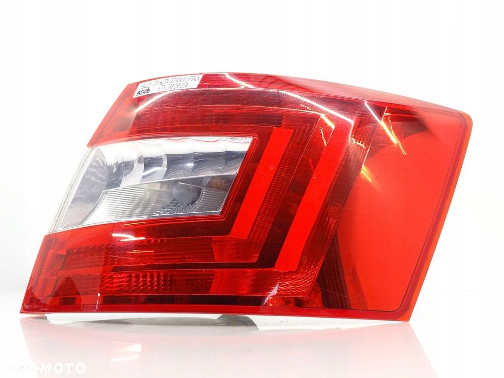 LAMPA PRAWY TYŁ PRAWA TYLNA SKODA OCTAVIA III 5E LB 5E5945112 - 2