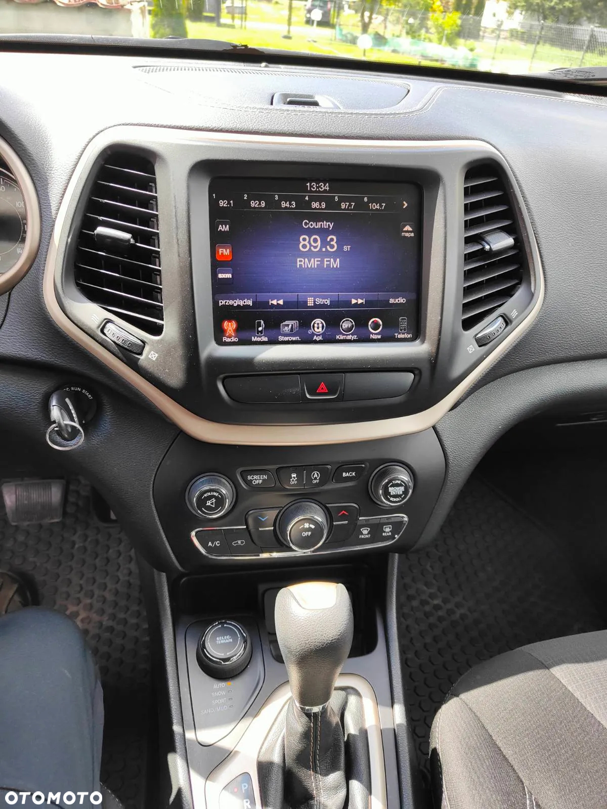 Jeep Cherokee - 14