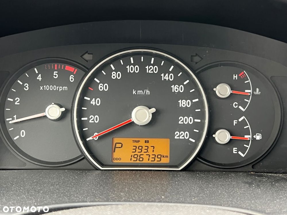 Kia Carens - 8
