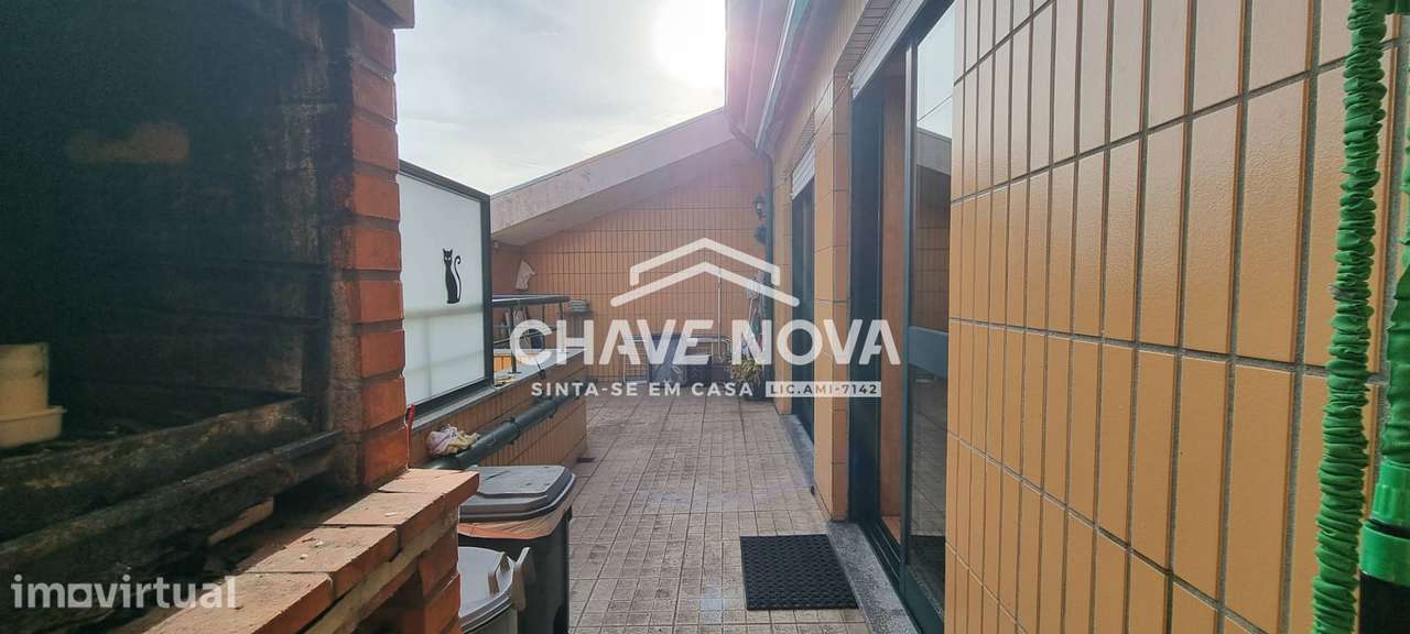 T3 com varanda, garagem e terraço em Santa Maria Feira - Grande imagem: 4/27