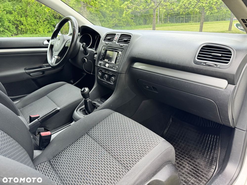 Volkswagen Golf 1.6 TDI DPF BlueMotion - 37