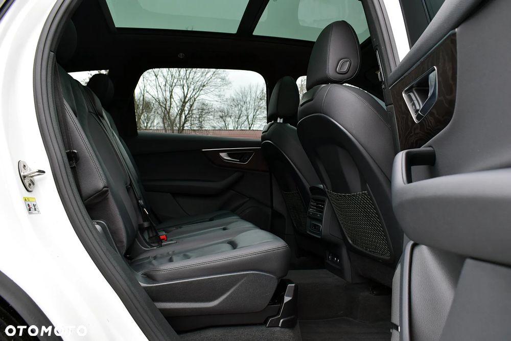 Audi Q7 55 TFSI quattro tiptronic S line - 11