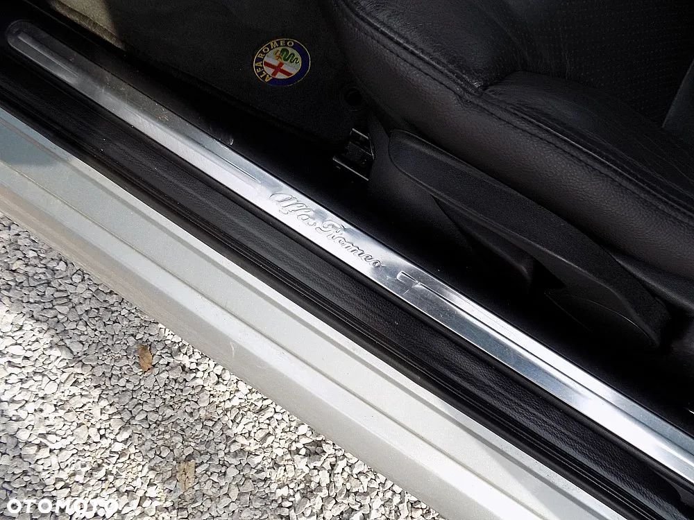 Alfa Romeo GT 1.9 JTD M-Jet Sportiva - 10