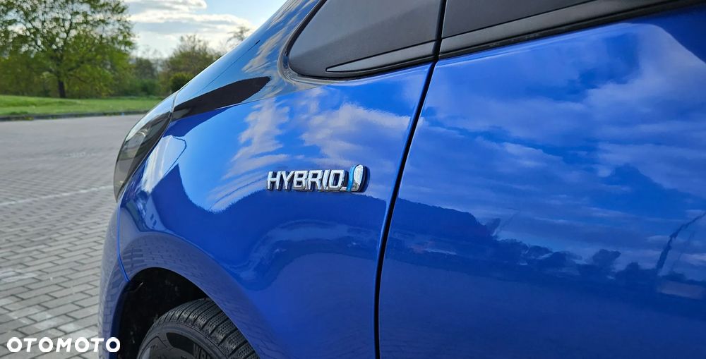 Toyota Yaris Hybrid 100 Selection Platinum - 24