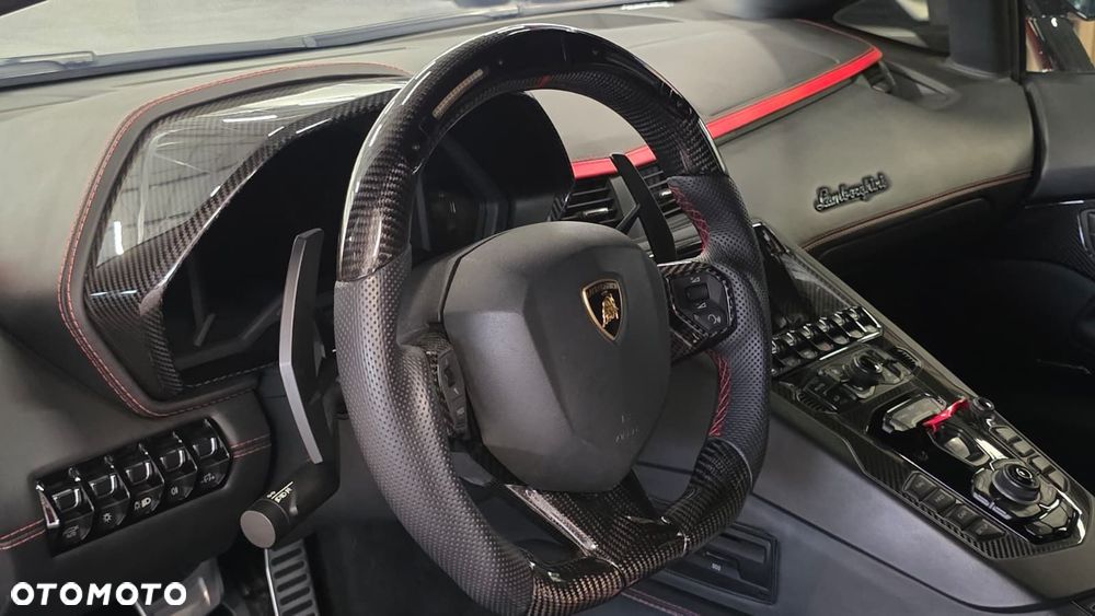 Lamborghini Aventador - 20