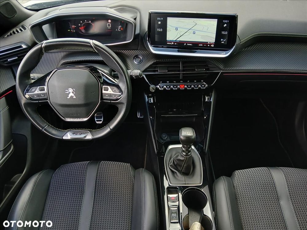 Peugeot 2008 1.2 PureTech GT Line S&S - 8