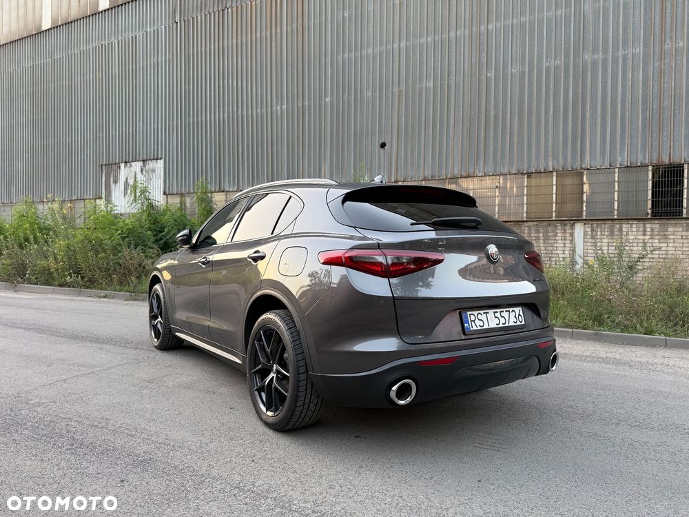 Alfa Romeo Stelvio - 5