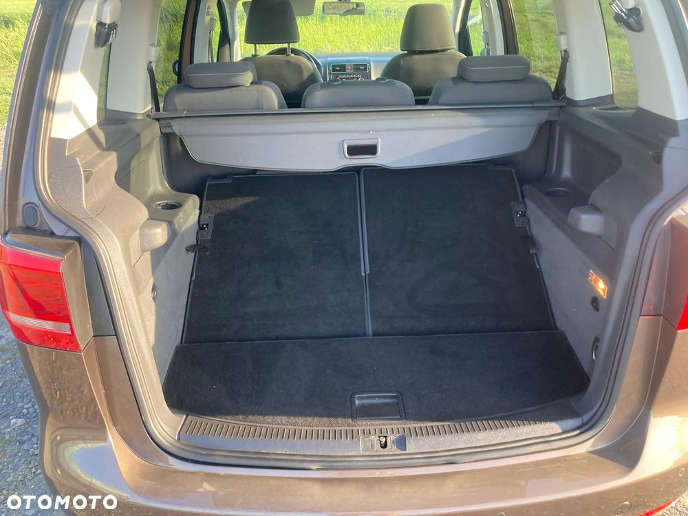 Volkswagen Touran - 8