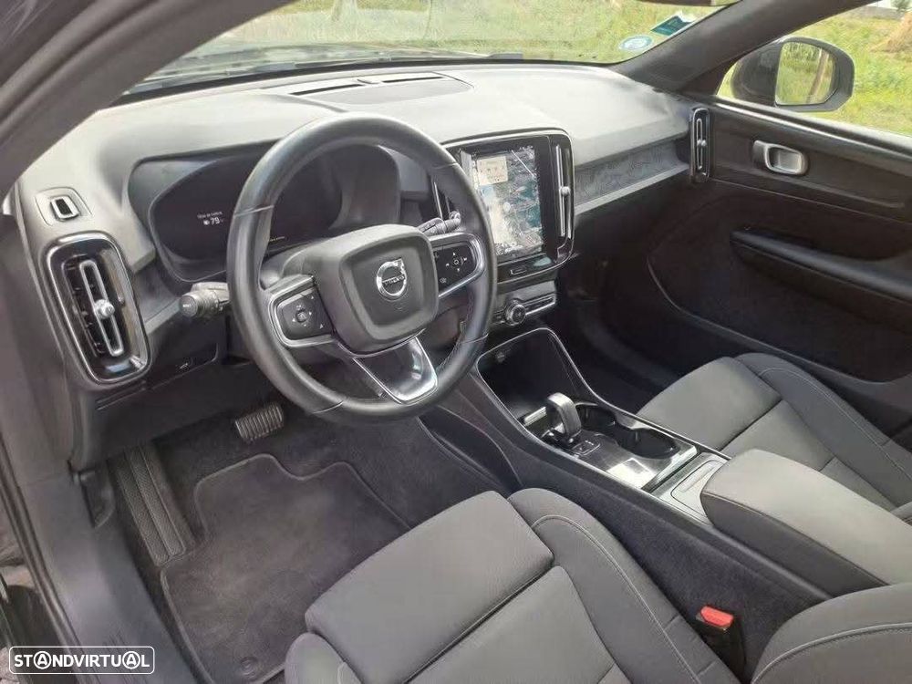 Volvo XC 40 Recharge Plus - 8