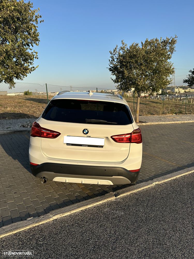 BMW X1 16 d sDrive Auto Line Sport - 4