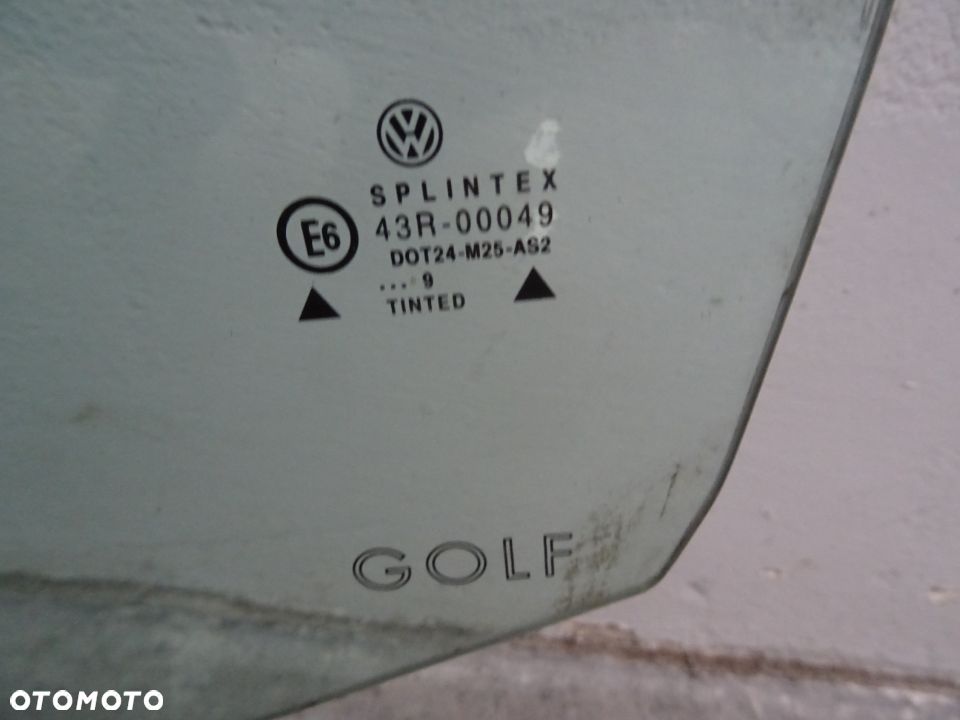 SZYBA DRZWI LEWY TYŁ VW GOLF IV 5D HB NR373 - 2