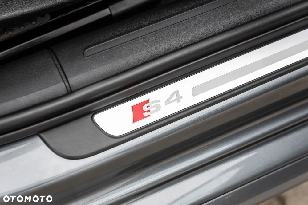 Audi S4 Avant - 36