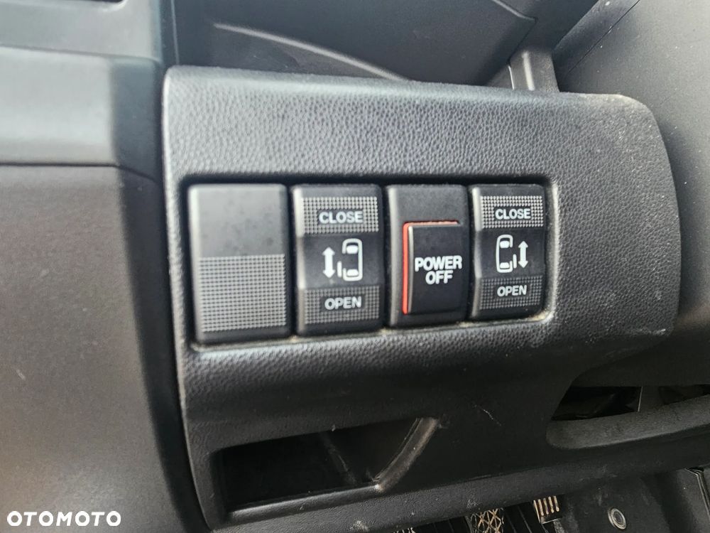 Mazda 5 2.0 MZR-DISI i-stop Sendo - 16