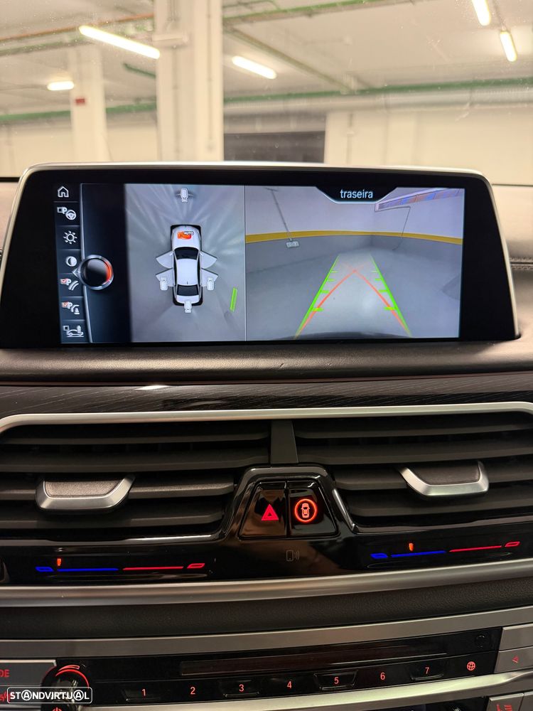 BMW 740 d xDrive Pack M - 16