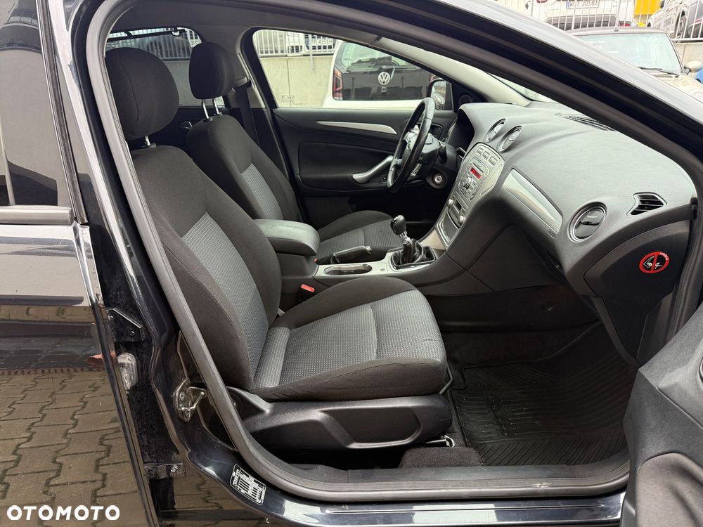 Ford Mondeo 2.0 TDCi Ambiente - 14